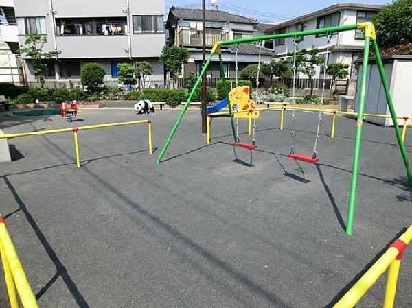 高田公園(高田公園まで750m)