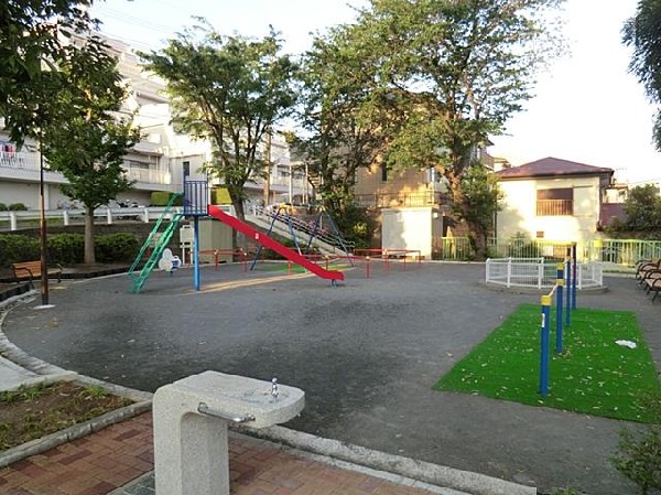 上永谷半在家公園(上永谷半在家公園まで220m)