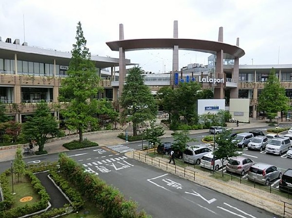 ららぽーと横浜(ららぽーと横浜まで1500m)