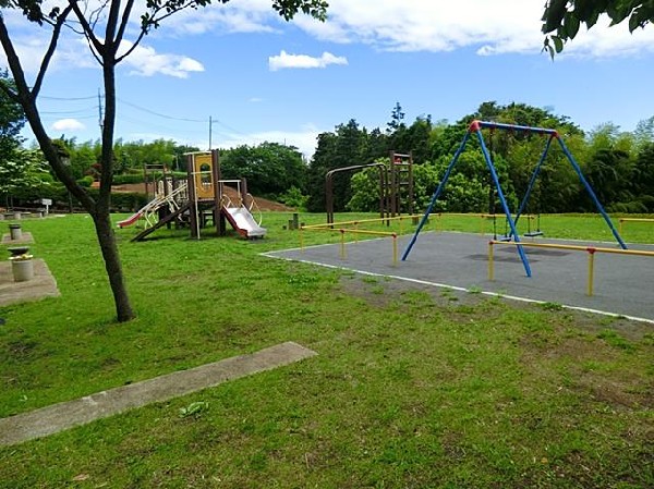 池辺町八所谷戸公園(池辺町八所谷戸公園まで1300m)