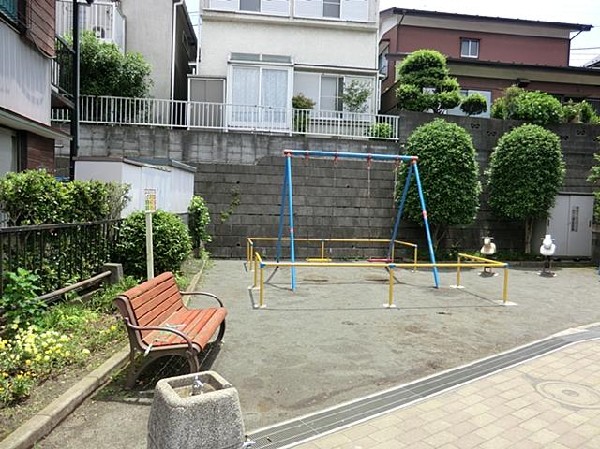 二俣川一丁目第二公園(二俣川一丁目第二公園まで180m)