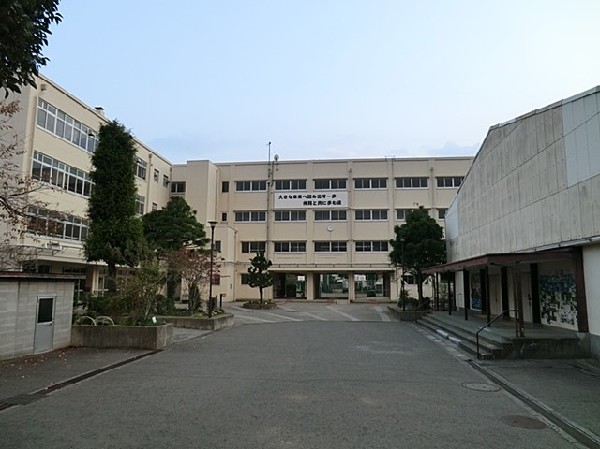 横浜市立舞岡中学校(横浜市立舞岡中学校まで290ｍ)