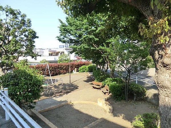 下永谷角田公園(下永谷角田公園まで600m)