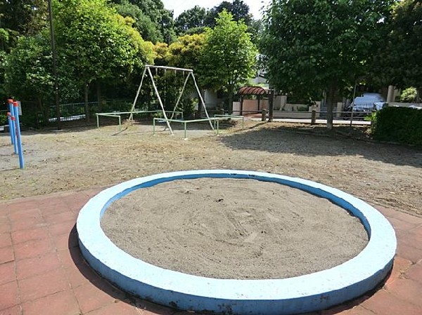 戸塚宮ヶ谷公園(戸塚宮ヶ谷公園まで450m 公園近くでお子様も安心して遊べます♪)