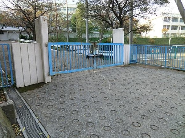 横浜市立上大岡小学校(横浜市立上大岡小学校(横浜市立上大岡小学校(横浜市立上大岡小学校まで800m))
