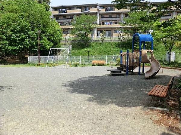 谷津坂南公園(谷津坂南公園まで400m)