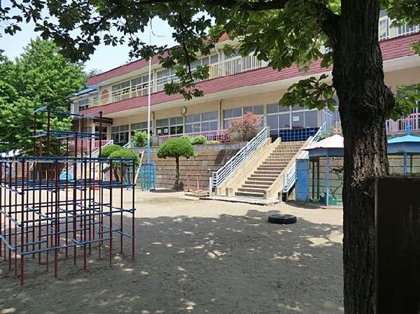 柏幼稚園(柏幼稚園まで750m)