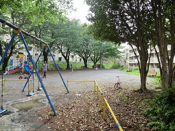 金草沢公園(金草沢公園まで350m 公園近くでお子様も安心して遊べます♪)