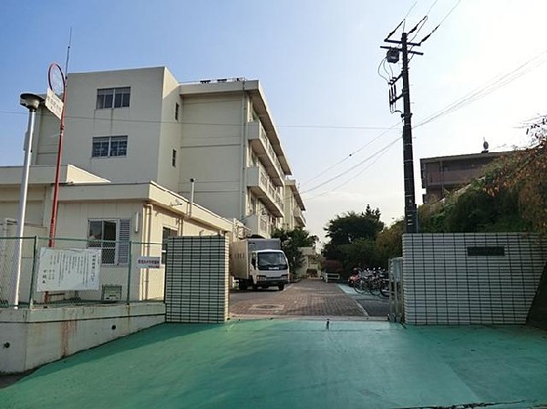 横浜市立平戸小学校(横浜市立平戸小学校まで700m)