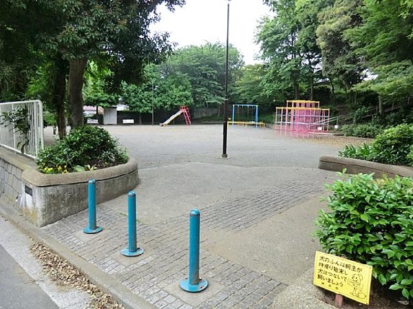 諏訪坂公園(諏訪坂公園まで140m)