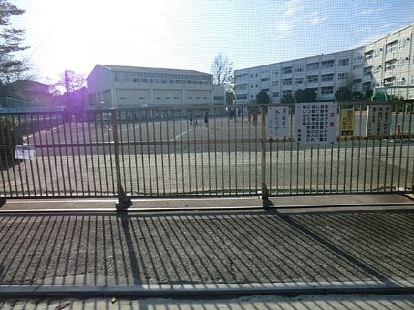 横浜市立小雀小学校(横浜市立小雀小学校まで1300m)