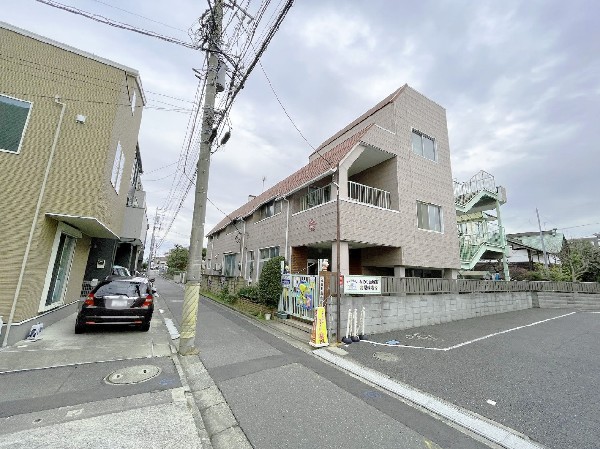 みのり幼稚園(川崎市幸区にある幼稚園で、地域の皆様、そして多くの卒園生に見守られながら、元気いっぱいに開園しています。)