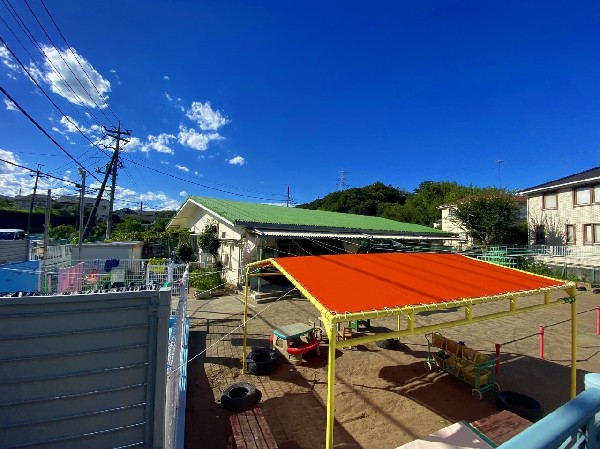 横浜市奈良保育園( 横浜市認可保育園。こどもの国や緑山の自然に囲まれた緑豊かな環境。)