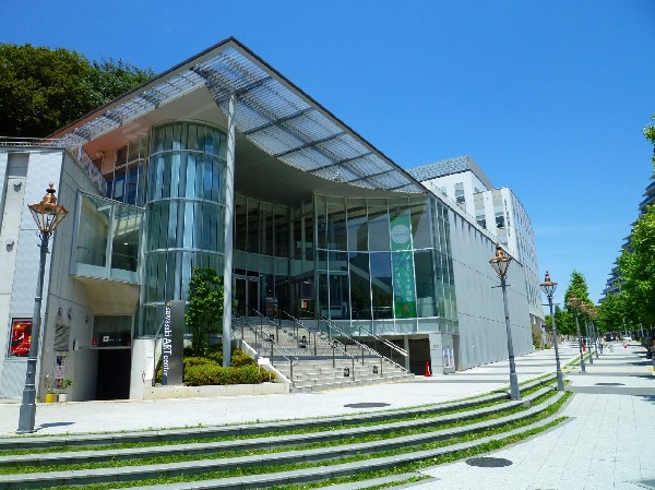 川崎市アートセンター(川崎市立の芸術文化施設です。小劇場をはじめ、映像館では世界の名作映画の上映なども行っています。)
