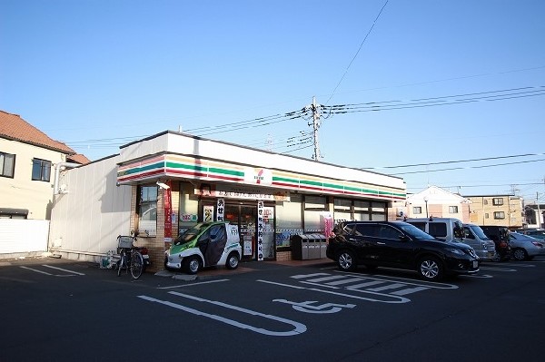 セブンイレブン 川崎千年店(特にお弁当等の惣菜で一歩先を行くセブンイレブン。一昔前と比べると格段に美味しい！会社帰りに立ち寄れる立地は嬉しい限り！)