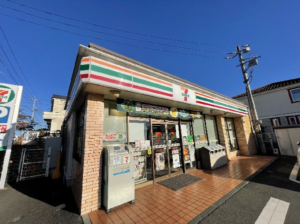 セブンイレブン　美しが丘西3丁目店(セブンミール、お弁当に定評のあるセブンイレブン、コンビニエンスの最大手ですね。)