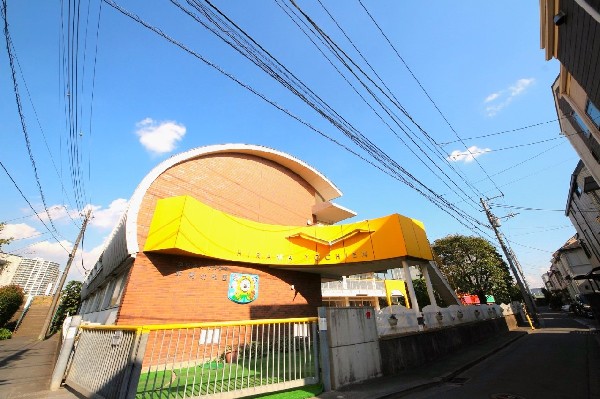 平間幼稚園(多摩川河川敷の自然と融合した遊びを通して自分らしく心豊かな子を育てる幼稚園です。)