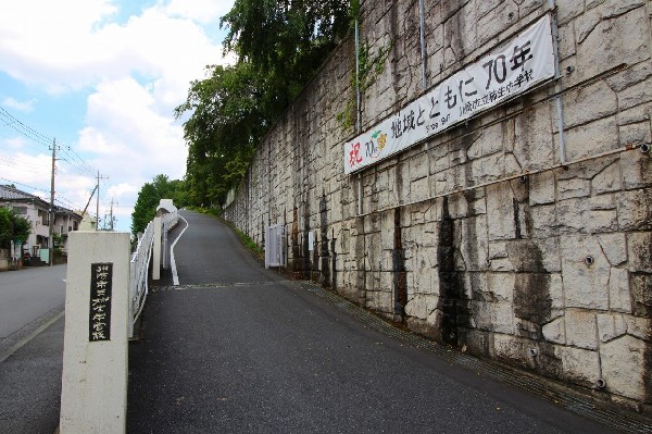 柿生中学校(成長の過程でより濃い時間を過ごす3年間。ここで過ごす時間は、お子様にとって、とても大切な思い出となるはずです。)