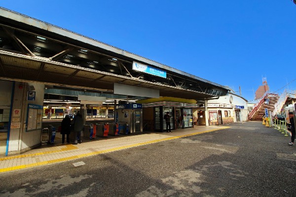 読売ランド前駅(新宿までは小田急線で26分。東京の中心地へ30分以内で行けるのは嬉しい。)