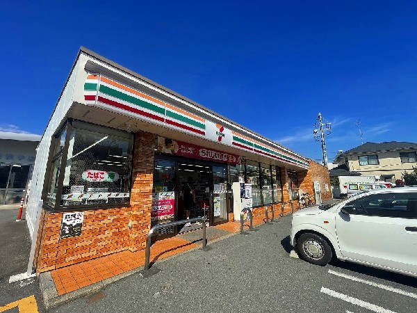 セブンイレブン川崎小杉陣屋町2丁目店(セブンミール、お弁当に定評のあるセブンイレブン、コンビニエンスの最大手ですね。)