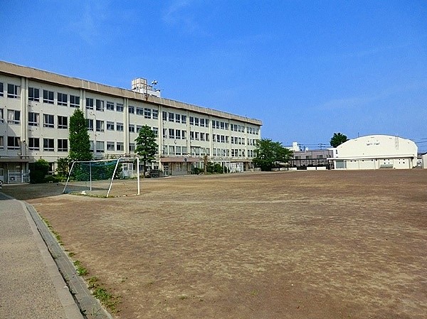 稲城第一中学校(成長の過程でより濃い時間を過ごす3年間。ここで過ごす時間は、お子様にとって、とても大切な思い出となるはずです。)