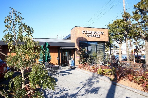 スターバックスコーヒー稲城東長沼店(ドライブスルーも可能なスタバ、もちろん店内は禁煙です。)