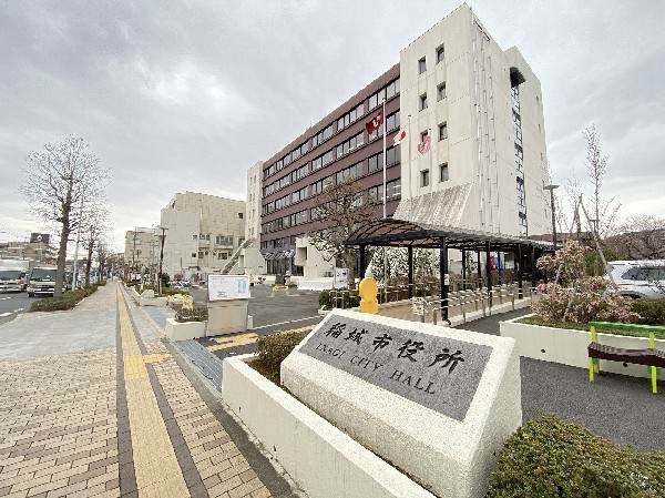 稲城市役所(区役所は流石に便利です。特にお子様が小さいうちは何かと役所に行く用事があります。)