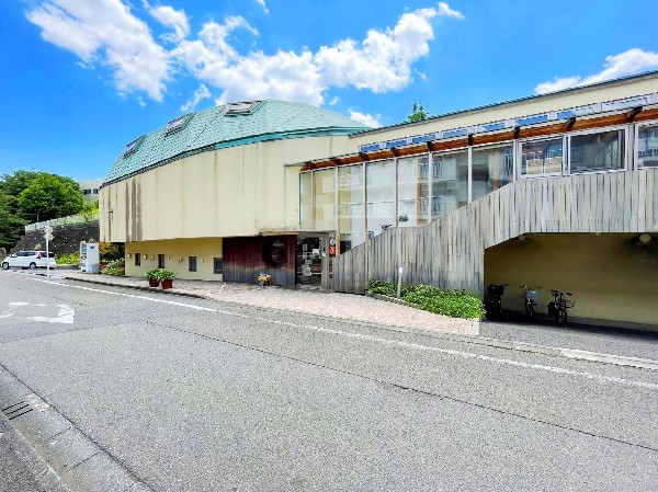 花の木保育園・町田(遊びを通して学ぶ！体験の中で「やりたい」という気持ちが生まれ、自然と主体的な学び手として育っていける環境です。)