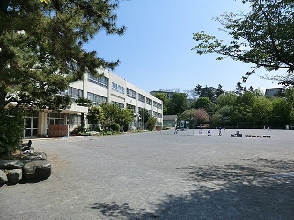 鶴川第四小学校(「子供たちが自分のよさを見つけ、自信と意欲をもって毎日楽しく来られる学校)