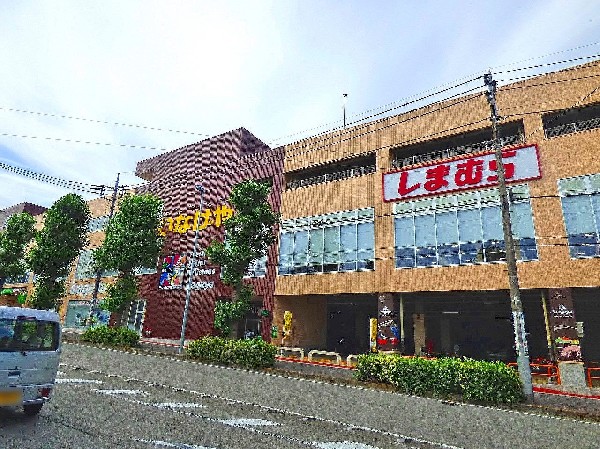 いなげや新ゆりヨネッティー王禅寺前店(営業時間9時から22時、駐車場226台完備の大型スーパーです。)