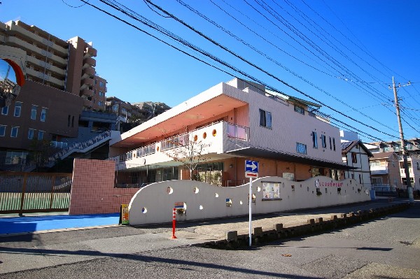 すこやか溝口保育園(裸足や薄着の保育を取り入れ、子どもも保育士も元気いっぱいの保育園です。)