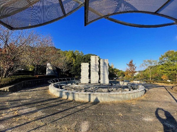 沢谷戸自然公園(ブランコや滑り台などの遊具がある公園はお子様お散歩がてらにお出かけするのに最適です。)