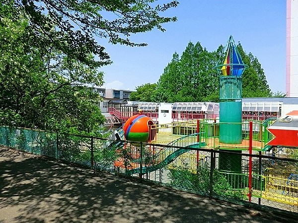 平尾わかば幼稚園　(教育理念・モットーは、「人間味あふれる心の豊かな人間を育てたい。豊かな感性を原体験を通して育てたい。健康な心と体を培いたい。」)