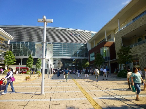 たまプラーザ駅(駅前再開発中の駅前が次々と整備されています。より使いやすく、よりブランド力をつけたたまプラーザ駅が誕生するのは間近です。)