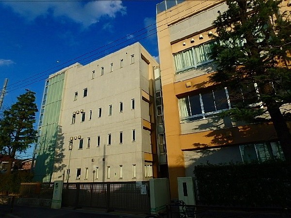 川中島中学校　(「知・徳・体・意」の調和のとれた人間性豊かな生徒を育成する。)