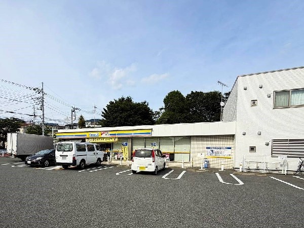 ミニストップ 国立谷保店(～街角のあなたの憩いの場～ソフトクリームやポテトなどオリジナルのスナックをコンビニ内で食べれます。)