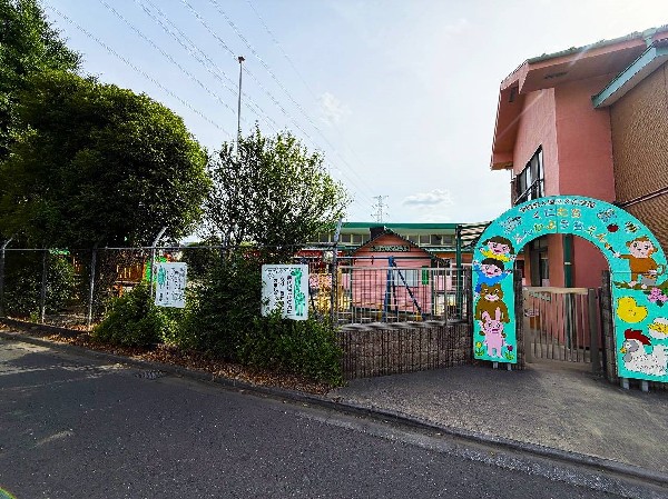 国立文化幼稚園(マリア・モンテッソーリ博士が考案した「人類の平和に貢献できる人間の育成」の教育理念を取り入れています。)