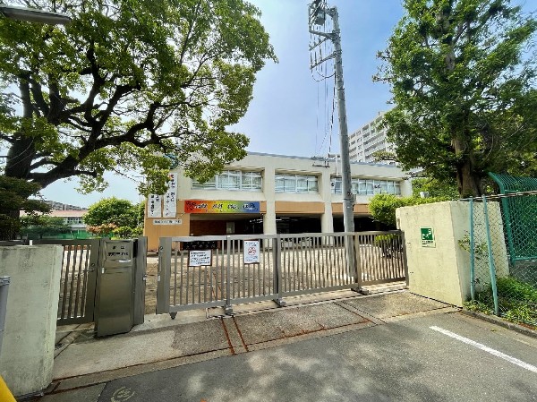 京町中学校　(成長の過程でより濃い時間を過ごす3年間。ここで過ごす時間は、お子様にとって、とても大切な思い出となるはずです。)
