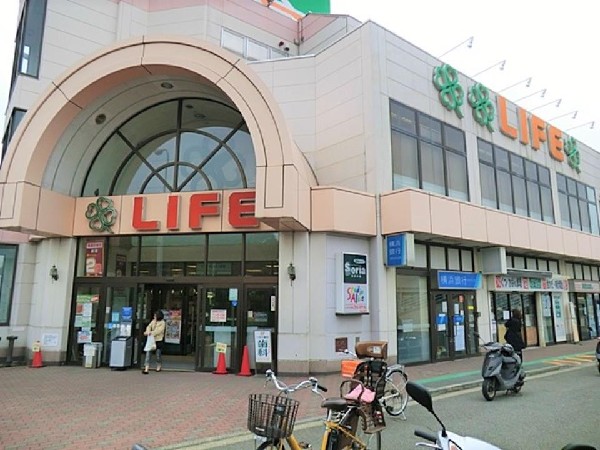  ライフコーポレーション鶴見店(「よい商品、よいお店、よいサービス」という企業理念。プロの目利きがしっかり商品を選んでいます  )