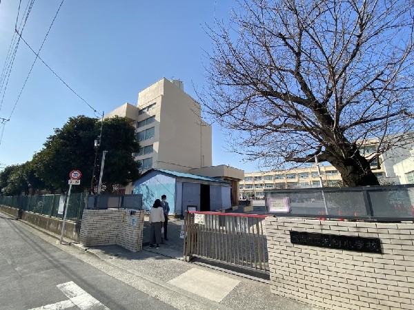 矢向小学校(ホタルの鑑賞会や町内のお盆祭り、炊き出しの会、運動会など 1年を通して楽しい行事が盛りだくさん！)