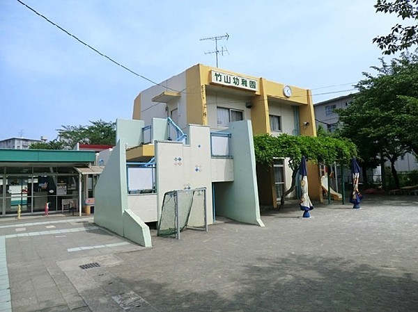 竹山幼稚園(少人数でのびのびとした保育を行っている園。ピアノ、バレエ、サッカーなどの課外教室も充実しています。)