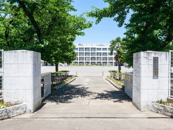 府中市立府中第三小学校