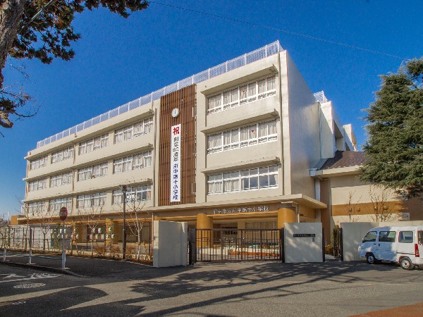 府中市立府中第十小学校(登校距離も近く、小学生のお子様がいらっしゃるご家庭には嬉しいですね。)